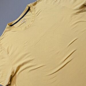 RHONE Mens Short Sleeve Crew Neck T Shirt Size XXL Yellow Move Swift As The Wind